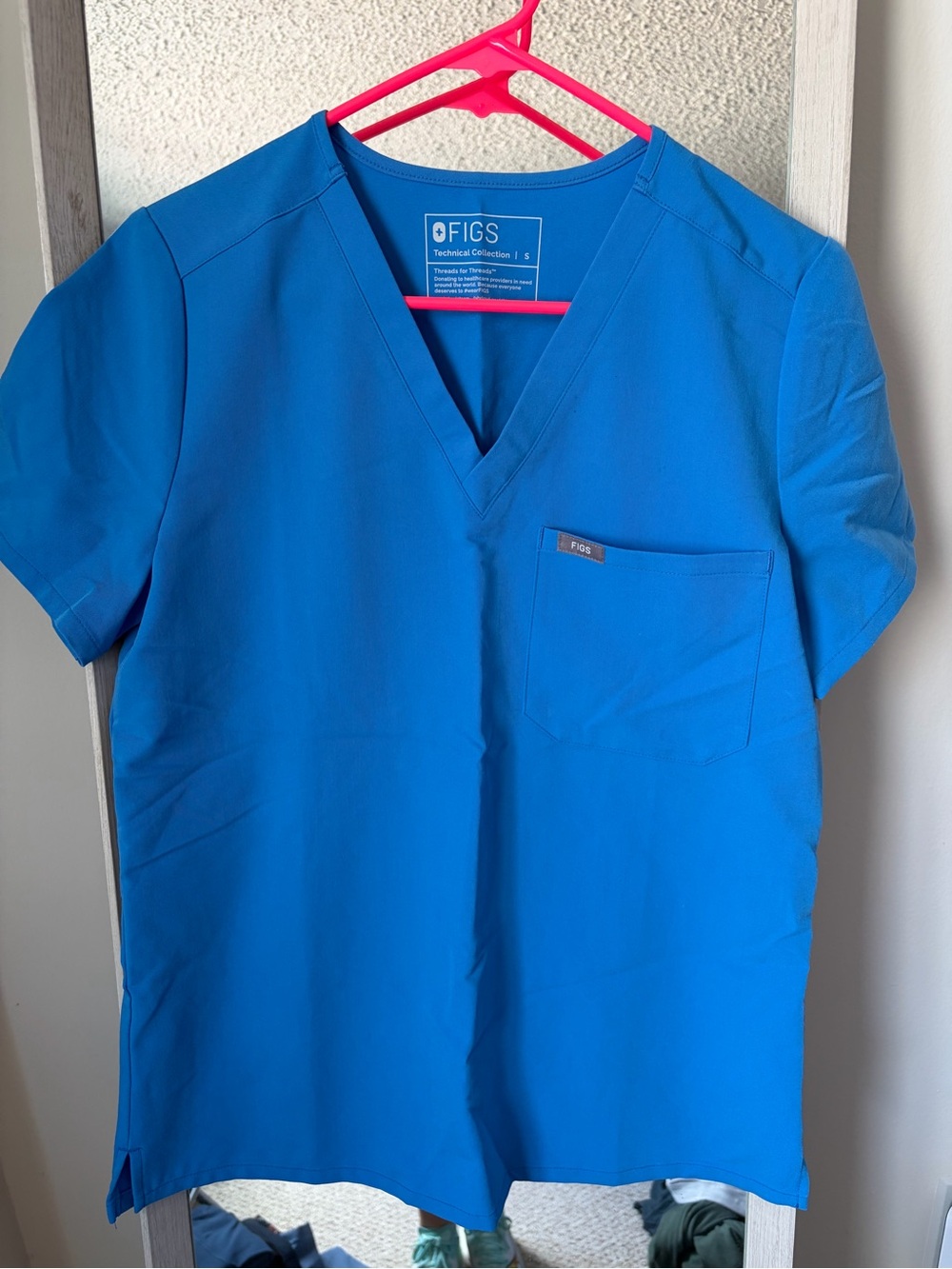Figs Scrub Set in Bright Blue. Size small in top and pants! Basically brand new! - Picture 2 of 8